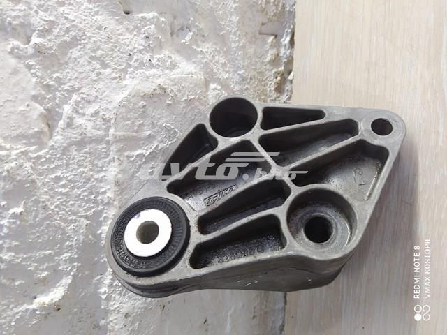 FORD AV616P093NA Кронштейн подушки КПП в наличии Черновцы
