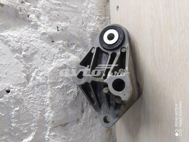 AV616P093NA Кронштейн подушки КПП купить Ирпень