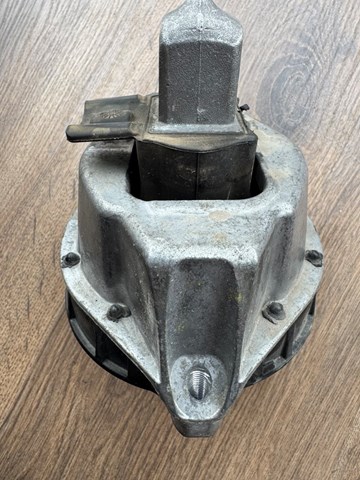 6860498 BMW купить в Черновцы
