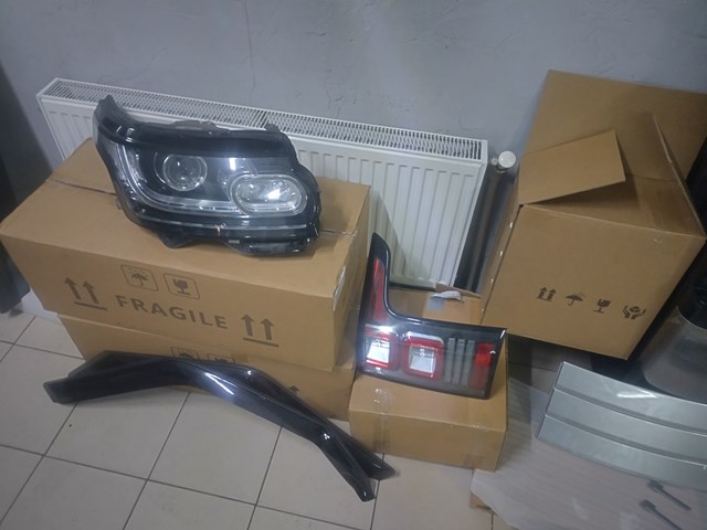 Основная фара в сборе левая LR067213 LAND ROVER