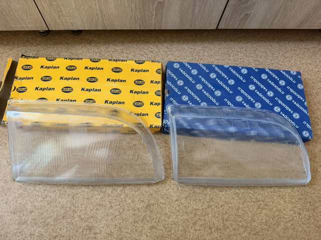 Стекло правого фонаря 92VB13060AA LEADER PARTS