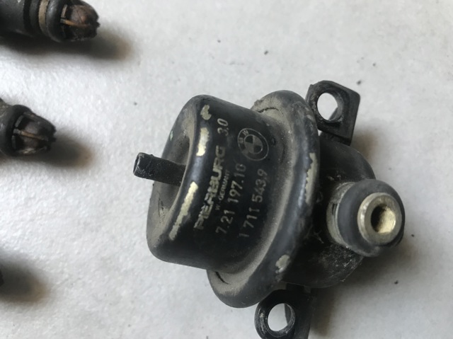 Регулятор давления в топливной рейке 0280160258 BOSCH