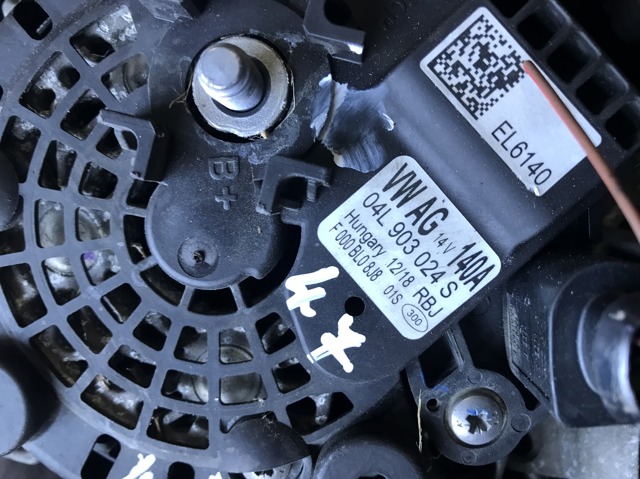 Автомобильный генератор 04L903024S VAG