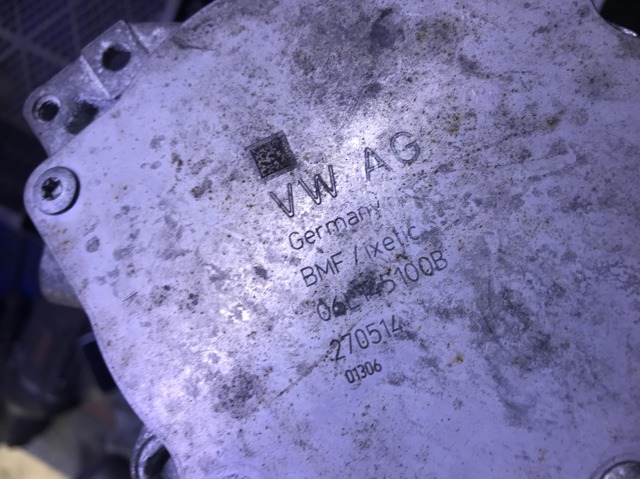 Насос вакуумный 06L145100B VAG