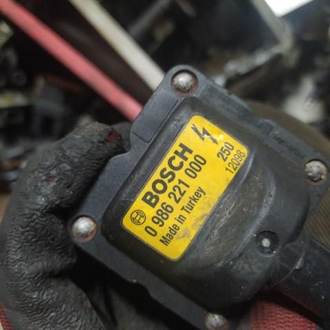 Катушка зажигания 0986221000 BOSCH