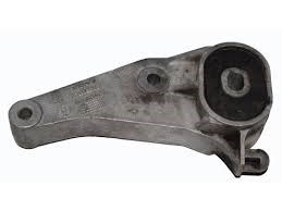 Кронштейн подушки (опоры) двигателя, задней 13117089 OPEL