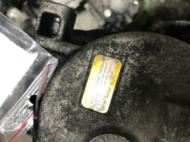 Компрессор кондиционера 1B33E00700 HYUNDAI