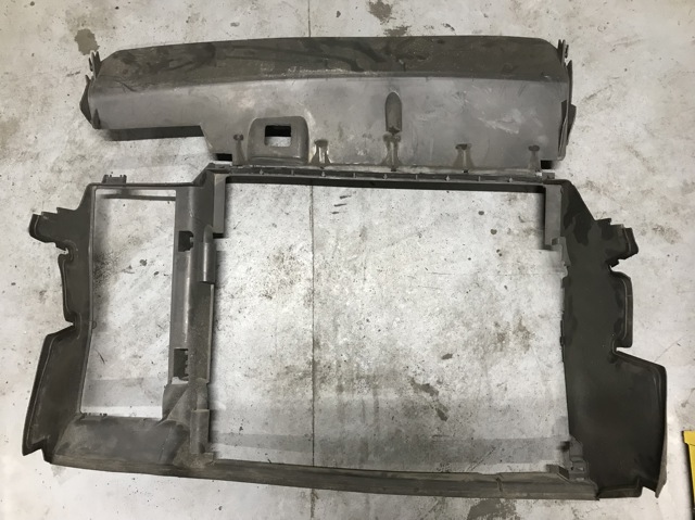 Воздуховод радиатора 215549373R RENAULT