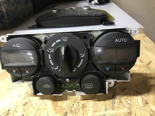 Механизм управления кондиционером 275109F601 NISSAN