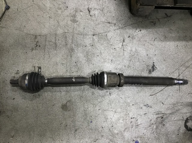 Полуось передняя, правая 30787783 VOLVO