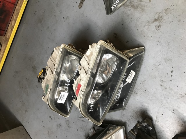 30896912 VOLVO Правая фара купить в Павлоград