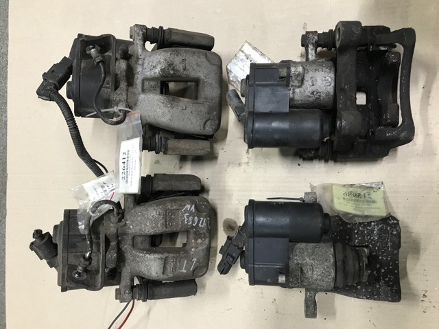Тормозной суппорт правый задний 3C0615404E VAG