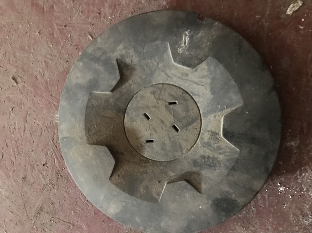 Колпак колесного диска 403150833R RENAULT