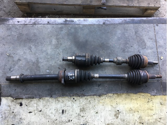 Привод правый 4341002590 TOYOTA