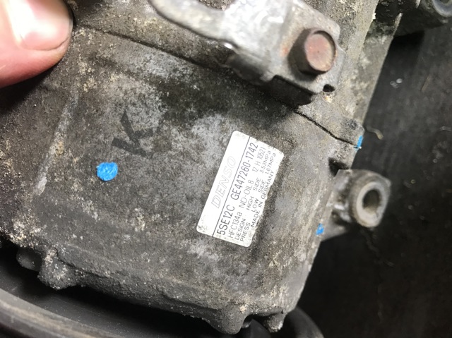Компрессор климатической установки 4472601742 TOYOTA