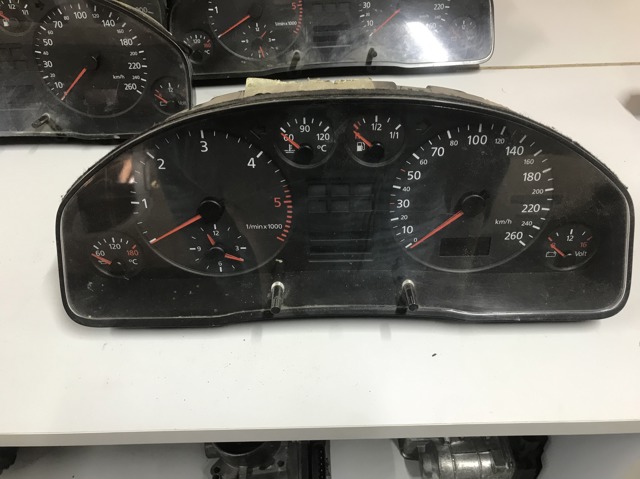 Щиток приборов 4B0919860N VAG