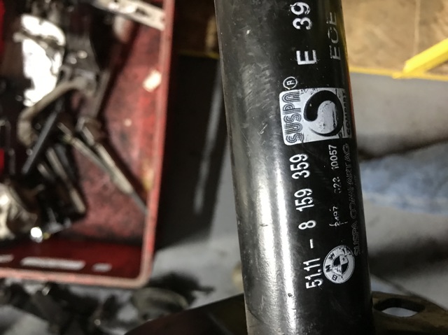 Кронштейн усилителя переднего бампера 51118159359 BMW