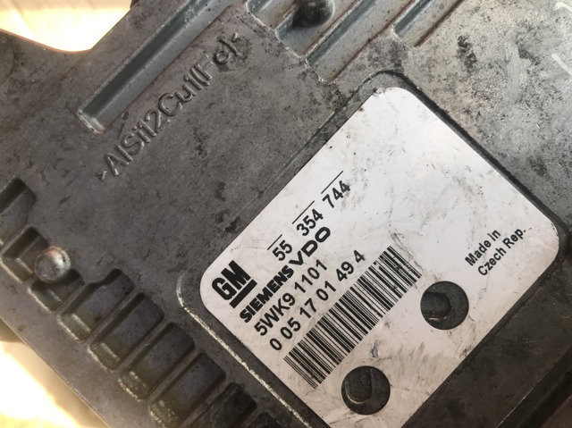 Модуль управления двигателем 55354744 GM
