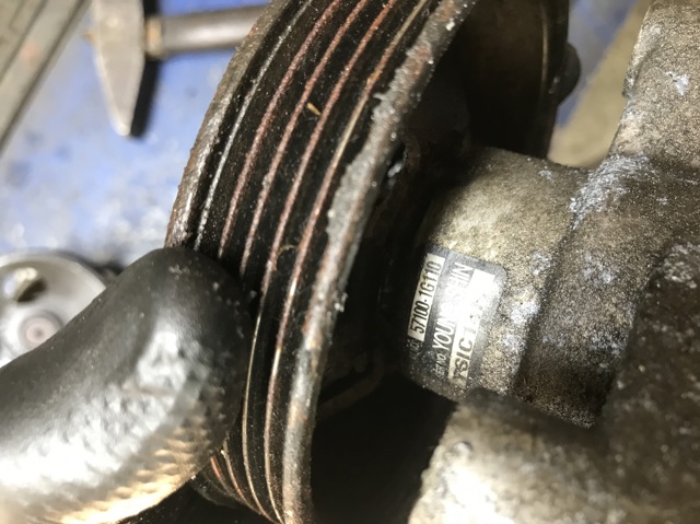 Насос рулевого механизма 571001G110 HYUNDAI