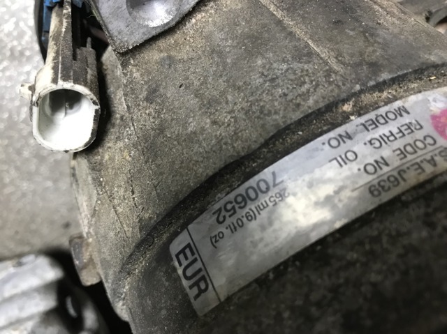Компрессор кондиционера 700652 GM