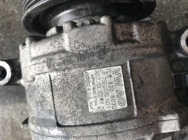 Компрессор кондиционера 7L6820803Q VAG