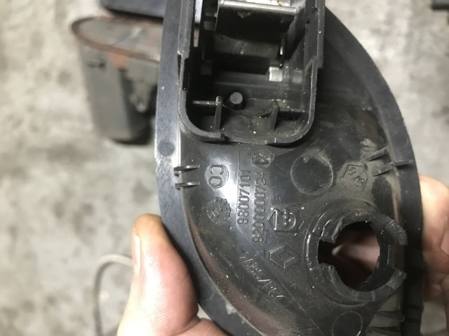 Ручка задней двери наружная 8200000724 RENAULT