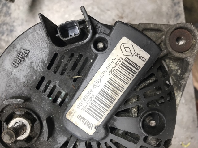 Генератор автомобиля 8200410674 RENAULT
