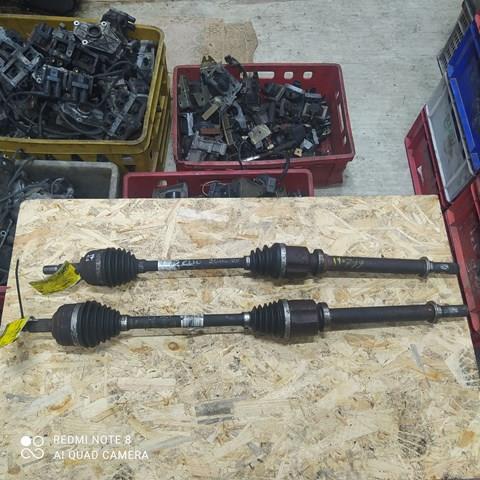 Полуось передняя, правая 8201055673 RENAULT