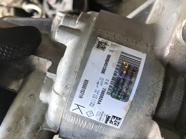 Насос кондиционера 926001571R RENAULT
