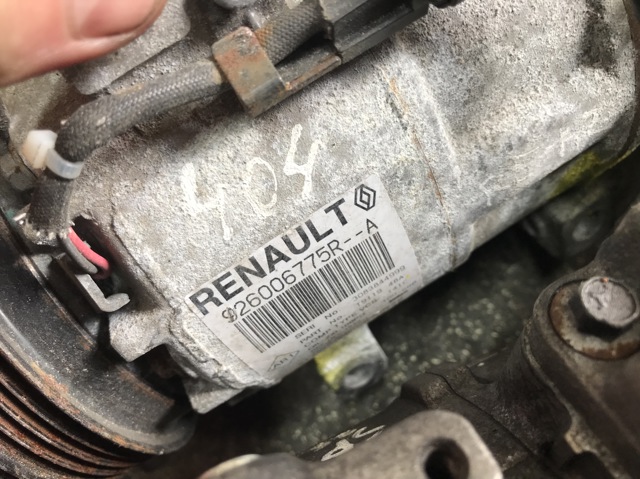 Компрессор кондиционера 926006775R RENAULT