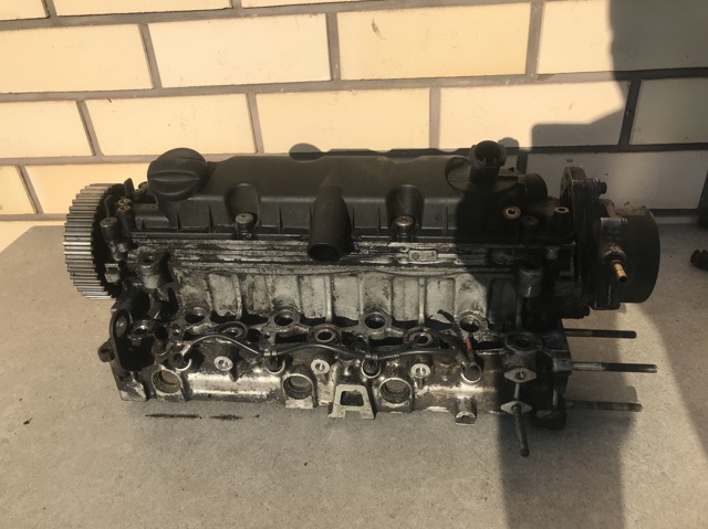 ГБЦ  двигателя 9634963010 PEUGEOT