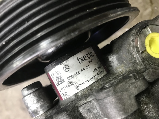 Насос гидравлики A0064664401 MERCEDES