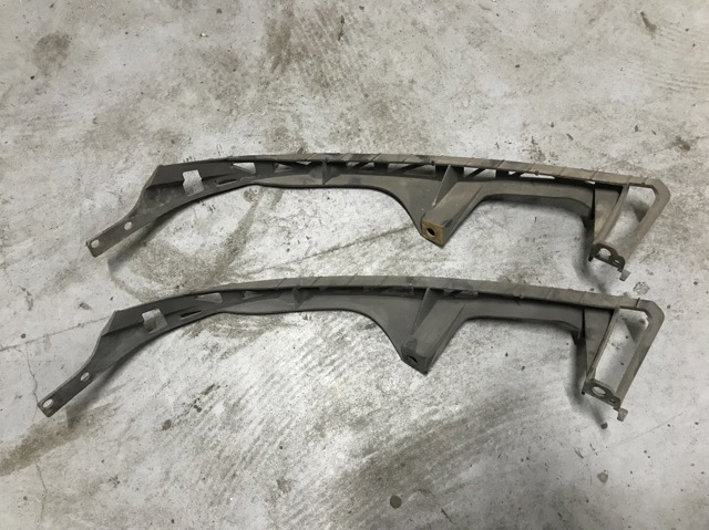 GP9A50161 MAZDA Кронштейн бампера переднего левый купить в Ровно