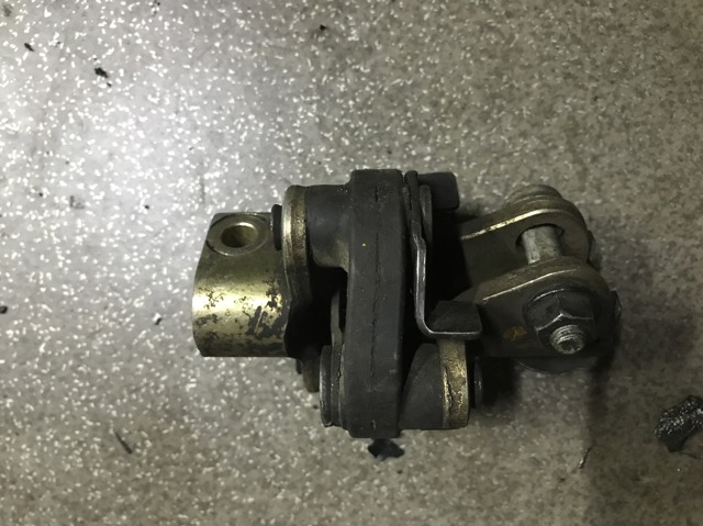 Вал рулевой колонки YC153C662AD FORD