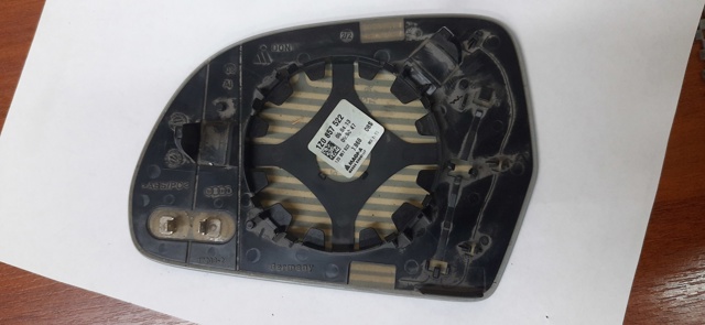 Зеркальный элемент правый 1Z0857522 VAG