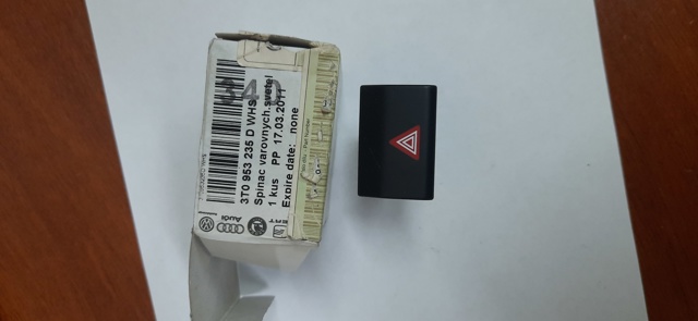 3T0953235DWHS Кнопка включения аварийного сигнала купить Львов