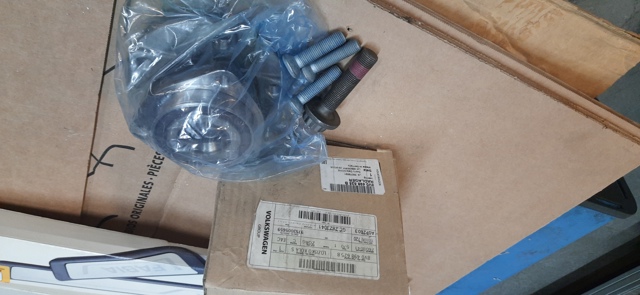 Ступица (передняя) 8V0498625B VAG