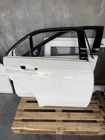 Дверь задняя в сборе A2127303405 MERCEDES