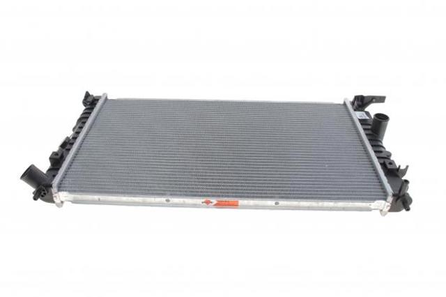 Радиатор охлаждения двигателя 551608A4 POLCAR