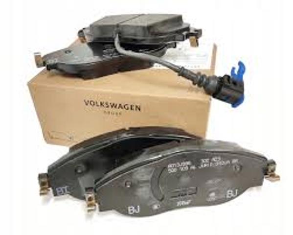 Тормозные колодки 5Q0698151AJ VAG