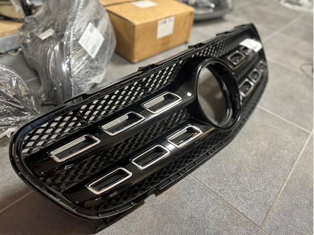 Облицовка радиатора A1568806400 MERCEDES
