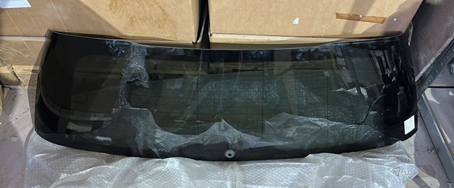 Стекло заднее A1667402200 MERCEDES
