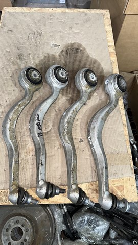 Рычаг передней подвески нижний левый A2133301700 MERCEDES