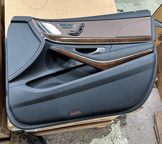 Блок кнопок механизма регулировки сиденья правый A22290596009J01 MERCEDES