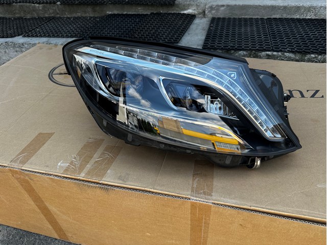 Фара правая A2229062404 MERCEDES