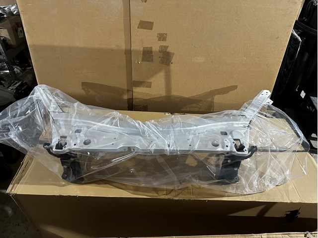 Балка бампера переднего A2536203800 MERCEDES