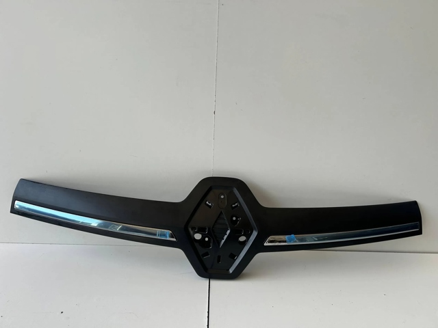 Эмблема на решетку радиатора 628952659R RENAULT