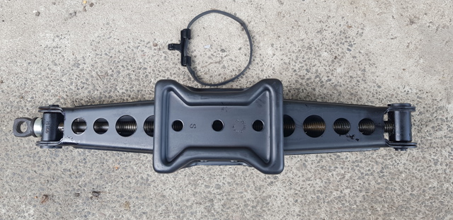 TOYOTA 091110E051 в наличии Кривой Рог