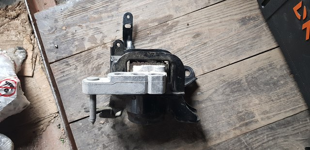 Гидроопора двигателя правая 12305F0150 TOYOTA