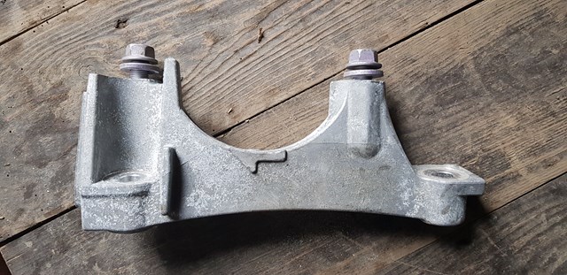 TOYOTA 12341F0010 Кронштейн подушки (опоры) двигателя правой в наличии Ирпень